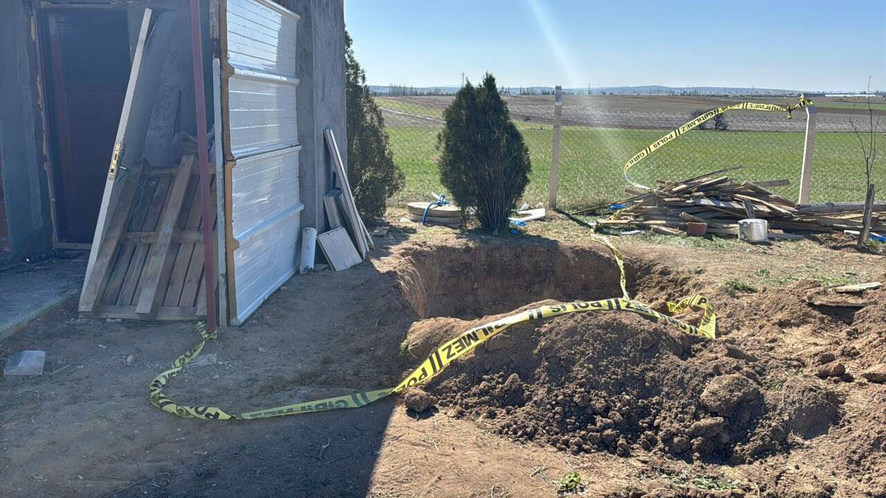 10 gündür kayıptı! Babası öldürüp bahçeye gömmüş 7